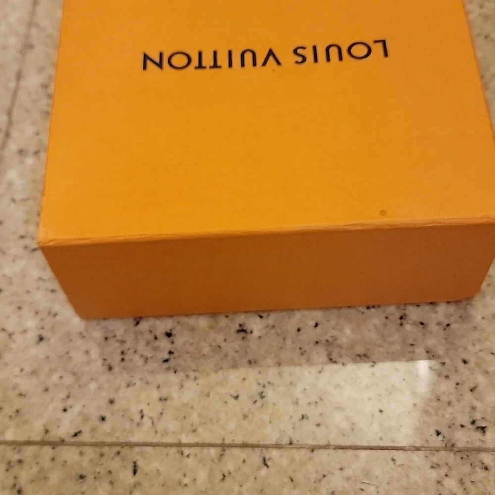 Louis Vuitton louis vuitton